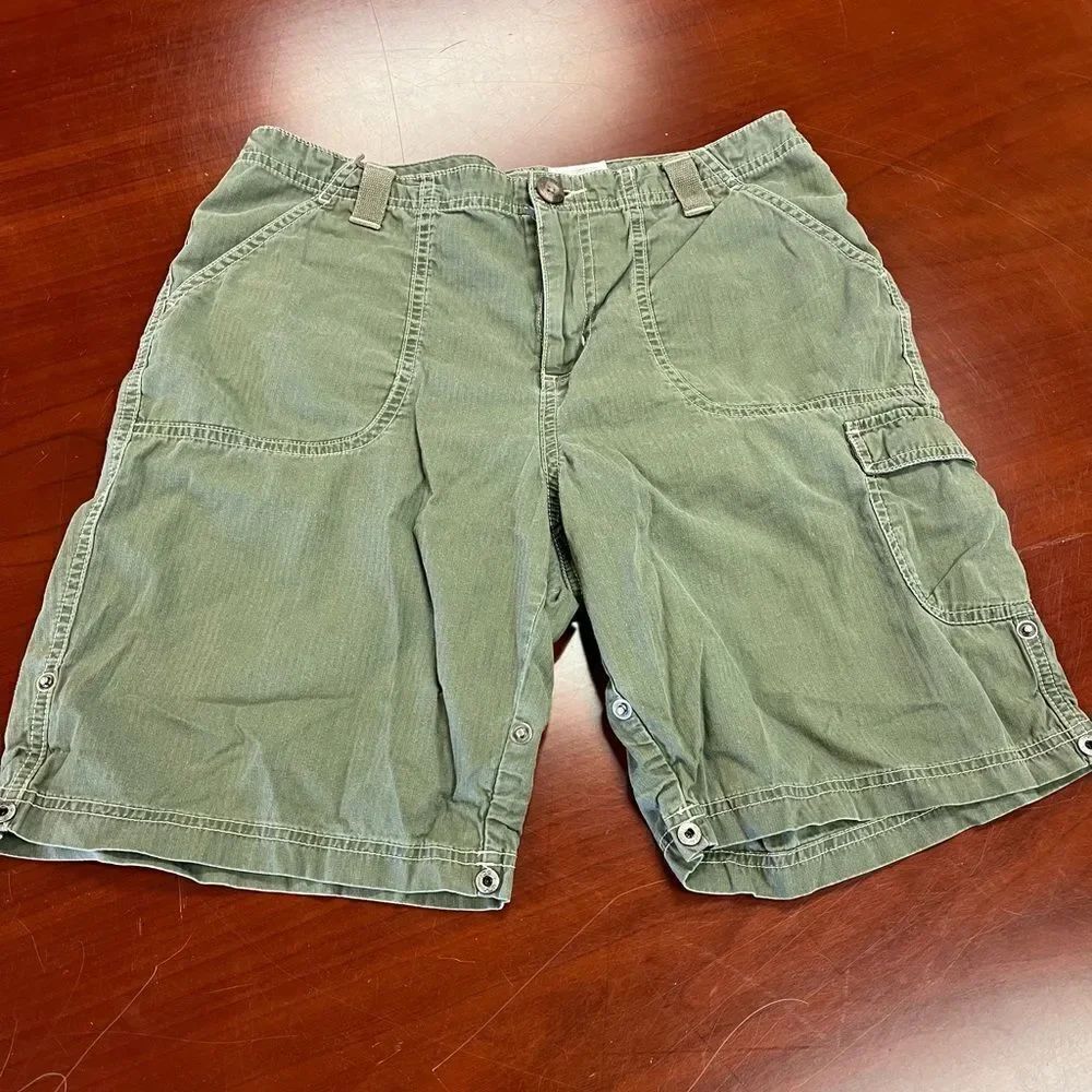 Columbia Olive Flat Front Athletic Bermuda Shorts sz 6 EUC
